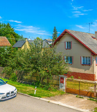 Prodej rodinného domu 350 m²,  pozemek 607 m², Netvořice – Benešov