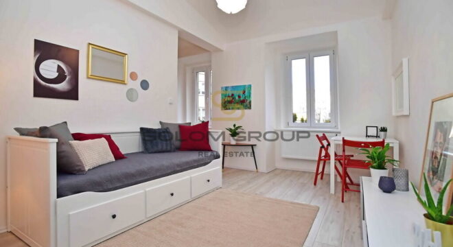 Pronájem bytu 1+kk, 25 m2. Po úpravách. Výborná dopravní dostupnost. Praha 5 – Smíchov.