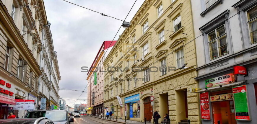 Pronájem bytu 1+kk, 25 m2. Po úpravách. Výborná dopravní dostupnost. Praha 5 – Smíchov.