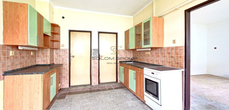 Prodej RD, 4+1/Možnost půdní vestavby. Pozemek o výměře 1.856 m². Barchůvek, okr. Hradec Králové