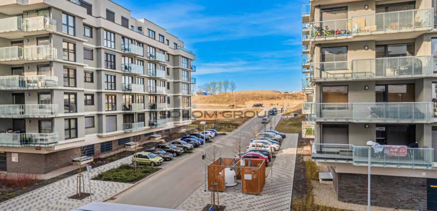 Prodej NOVÉHO bytu 2+kk/Balkon + komora v bytě, 50,6 m² + parkovací stání. Britská čtvrť.