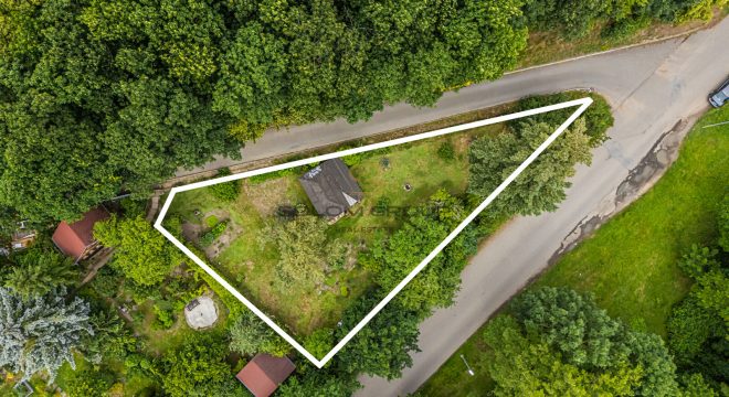 Prodej rohového pozemku, 431 m². Výborná dopravní dostupnost. Praha 9 – Hrdlořezy.