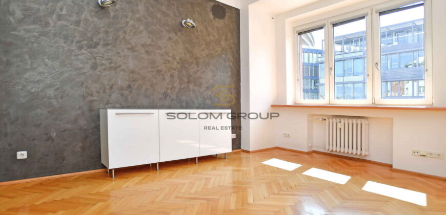 Pronájem bytu 3+kk, 98 m². Po úpravách. Výborná dopravní dostupnost. Sklep. Pankrác