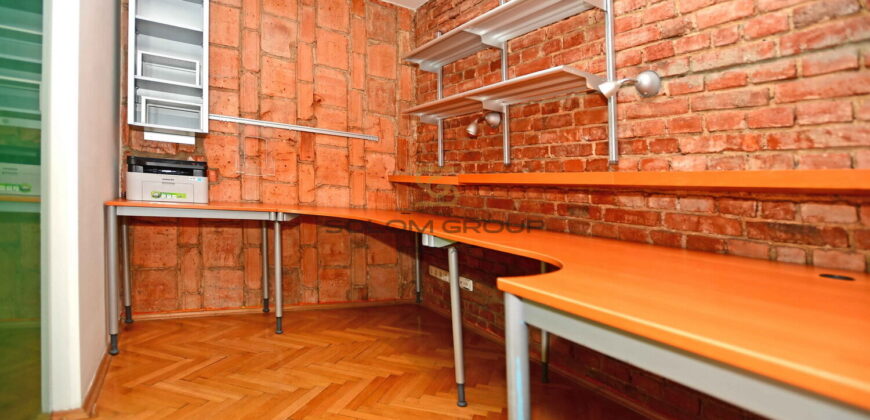 Pronájem bytu 3+kk, 98 m². Po úpravách. Výborná dopravní dostupnost. Sklep. Pankrác