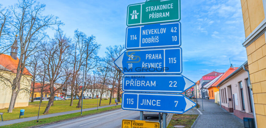 Prodej stavebního pozemku o výměře 4.472 m². Běštín, Hostomice, okr. Beroun. Volné ihned.