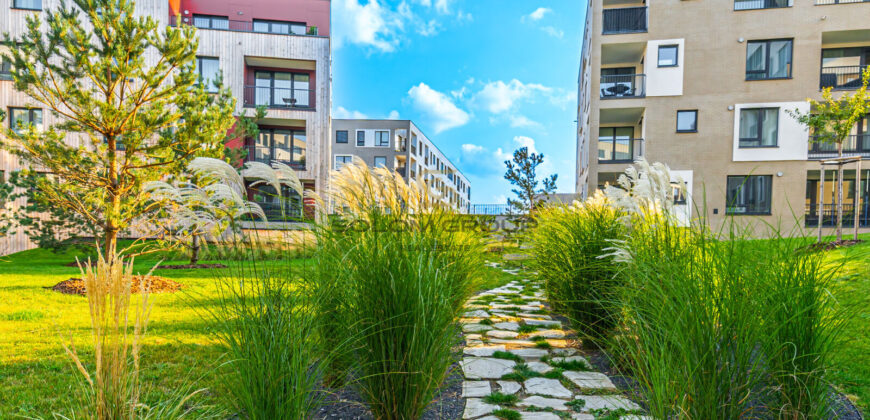 Prodej NOVÉHO bytu 2+kk/Lodžie + komora v bytě, 59 m². Parkovací stání + sklep. Novostavba. Praha 6