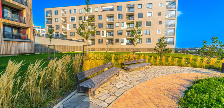 Prodej NOVÉHO bytu 2+kk/Lodžie + komora v bytě, 59 m². Parkovací stání + sklep. Novostavba. Praha 6
