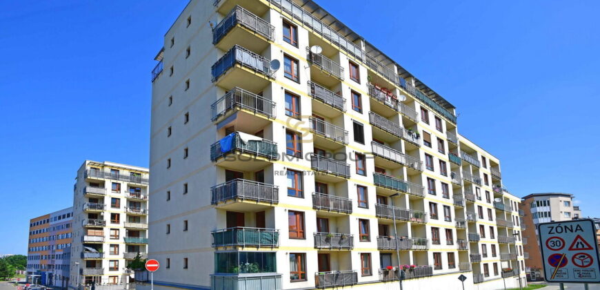 Pronájem bytu 4+kk/Terasa + Balkon, 130 m², parkovací stání, sklep. Po rekonstrukci. Kunratice