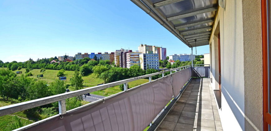 Pronájem bytu 4+kk/Terasa + Balkon, 130 m², parkovací stání, sklep. Po rekonstrukci. Kunratice
