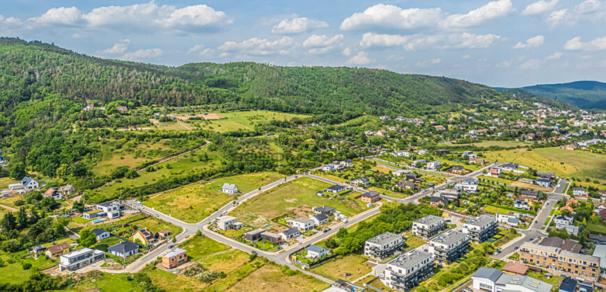 Prodej NOVÉHO rohového bytu 2+kk/2x Terasa, 80 m², 2x parkovací stání, sklep. Novostavba. Beroun