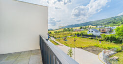 Prodej NOVÉHO rohového bytu 2+kk/2x terasa (80m²) + 2 parkovací stání a sklep. Novostavba, Beroun.