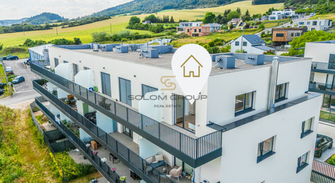 Prodej NOVÉHO rohového bytu 2+kk/2x terasa (80m²) + 2 parkovací stání a sklep. Novostavba, Beroun.