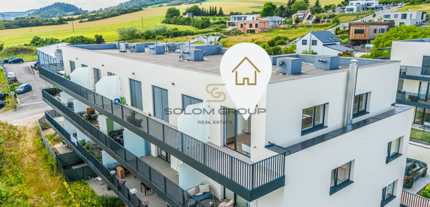 Prodej NOVÉHO rohového bytu 2+kk/2x terasa (80m²) + 2 parkovací stání a sklep. Novostavba, Beroun.