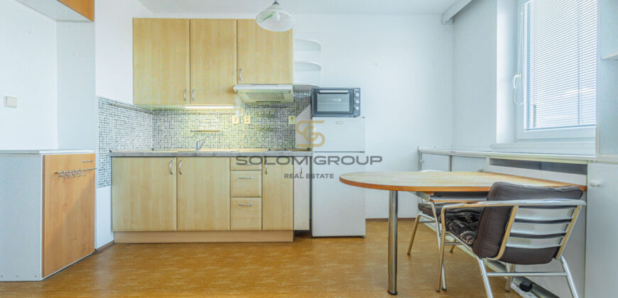 Prodej bytu 1+kk, 30  m², po částečné rekonstrukci, Praha – Hloubětín