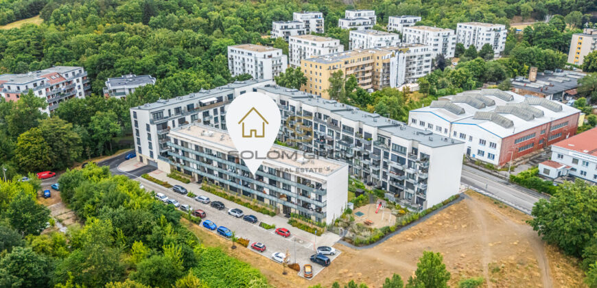Prodej bytu 2+kk/Balkon, 64 m² Novostavba. Sklep. Výborná dopravní dostupnost. Praha 8
