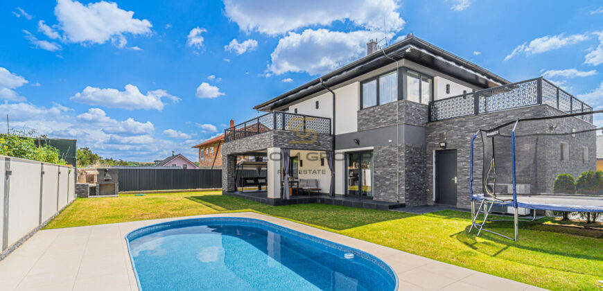 Prodej rodinného domu 6+kk, 246 m2 s pozemkem 683 m2, Zeměchy – Kralupy nad Vltavou