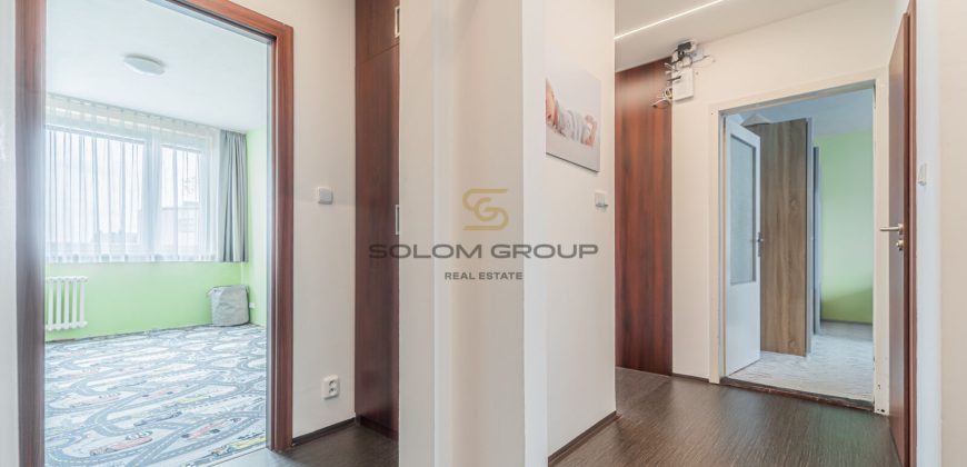 Byt 4+1/Lodžie, 93 m². Po úpravách. Sklep. Výborná dopravní dostupnost. Hlubočepy