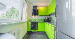 Byt 4+1/Lodžie, 93 m². Po úpravách. Sklep. Výborná dopravní dostupnost. Hlubočepy