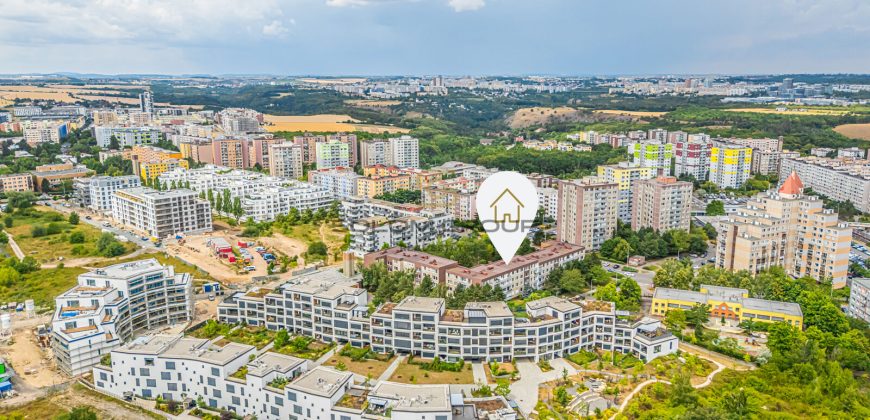 Byt 4+1/Lodžie, 93 m². Po úpravách. Sklep. Výborná dopravní dostupnost. Hlubočepy