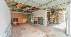 Prodej rekreačního domu 3+kk + dům pro hosty + garáž + bazén + pozemek o výměře 1.195 m². Velký Bor.