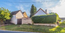 Prodej rekreačního domu 3+kk + dům pro hosty + garáž + bazén + pozemek o výměře 1.195 m². Velký Bor.