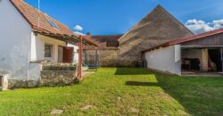 Prodej rekreačního domu 3+kk + dům pro hosty + garáž + bazén + pozemek o výměře 1.195 m². Velký Bor.