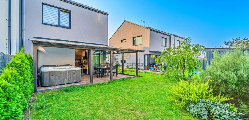 Prodej rodinného domu 5+kk, 110 m², pozemek 256 m², Zlonín, Praha – východ