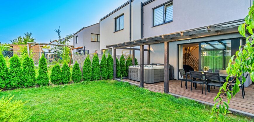 Prodej rodinného domu 5+kk, 110 m², pozemek 256 m², Zlonín, Praha – východ