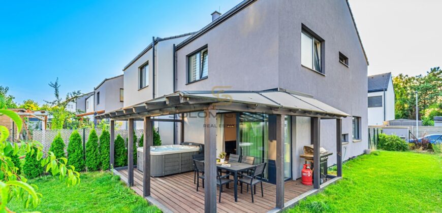 Prodej rodinného domu 5+kk, 110 m², pozemek 256 m², Zlonín, Praha – východ