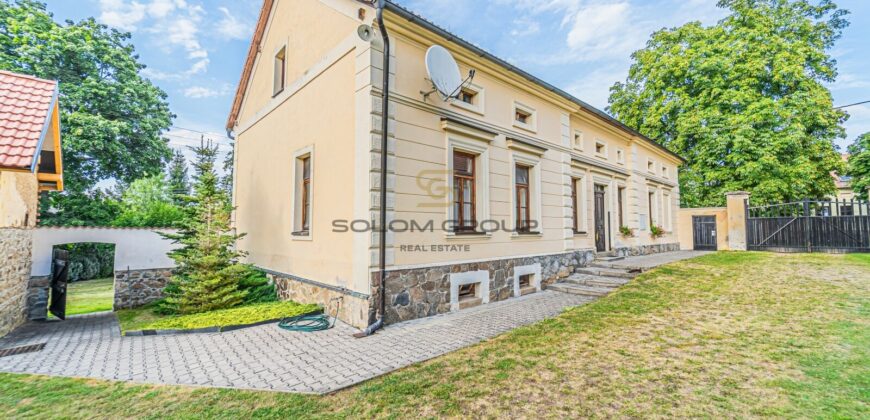 Prodej RD, 5+2, pozemek o výměře 10.070 m², 6x parkovací stání, možnost půdní vestavby. Chotilsko
