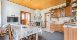 Prodej RD, 5+2, pozemek o výměře 10.070 m², 6x parkovací stání, možnost půdní vestavby. Chotilsko