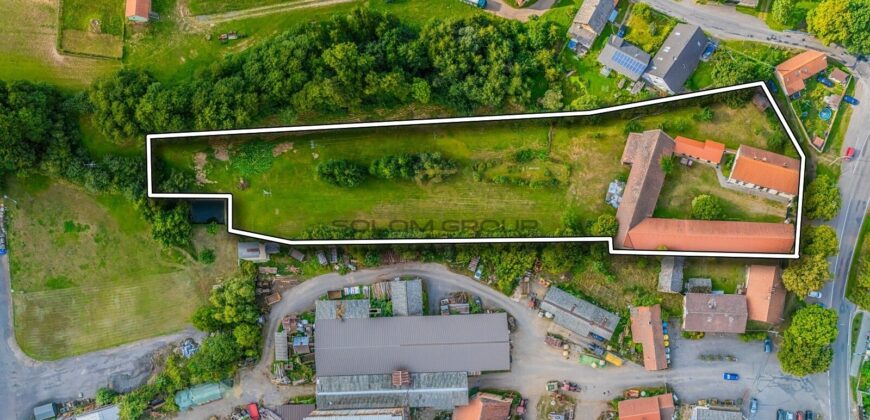Prodej RD, 5+2, pozemek o výměře 10.070 m², 6x parkovací stání, možnost půdní vestavby. Chotilsko