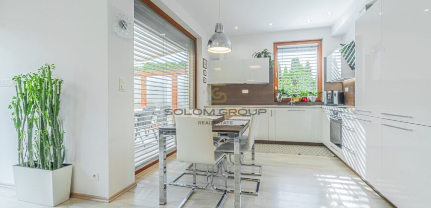 Prodej RD 4+kk, 138m²/terasa, garáž, tepel. čerpadlo, rekuperace, pozemek 415m² – Sedlec u Líbeznice