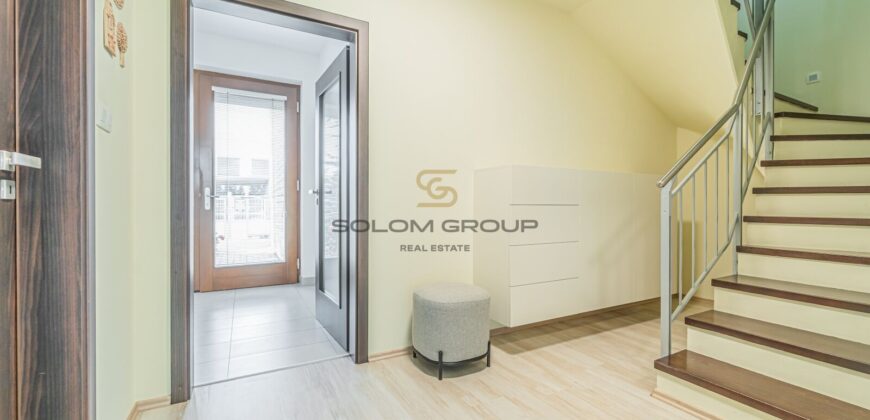 Prodej RD 4+kk, 138m²/terasa, garáž, tepel. čerpadlo, rekuperace, pozemek 415m² – Sedlec u Líbeznice