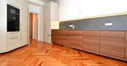 Pronájem bytu 3+kk, 77 m². Po rekonstrukci. Vinohrady