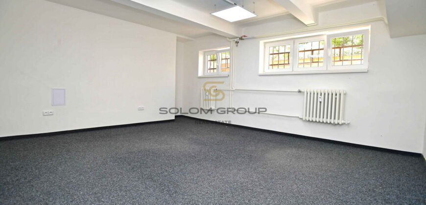 Pronájem komerčního prostoru, 65 m². Po úpravách. Výborná dopravní dostupnost. Budějovická