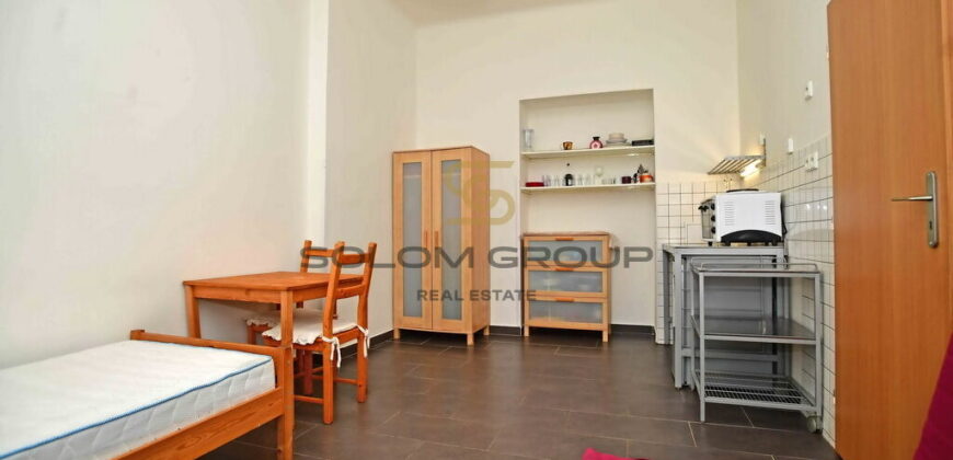 Pronájem bytu 1+kk/Balkon, 25 m2. Výborná dopravní dostupnost 2 min. chůzí Metro A, Vinohrady