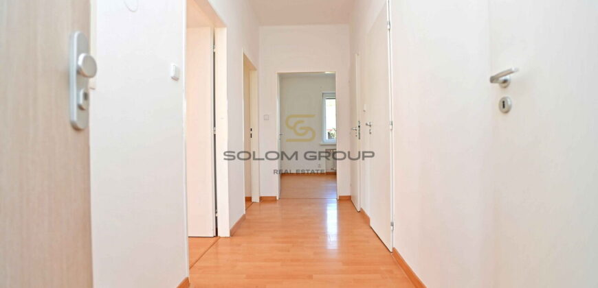 Pronájem bytu 3+kk/Terasa, 75 m², 2x parkovací stání, sklep. Po úpravách. Kunratice