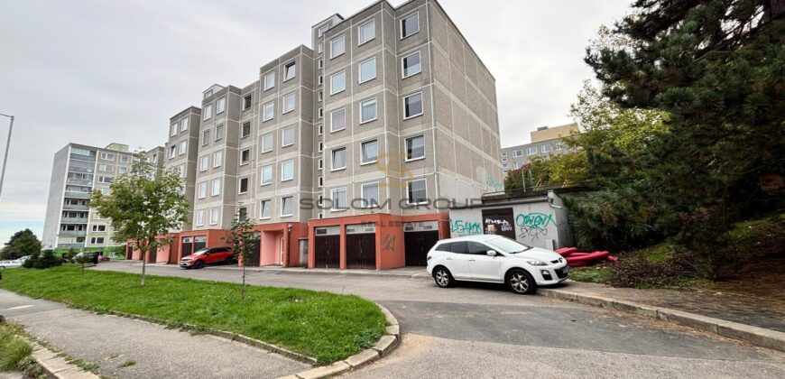 Prodej garáže o výměře 15 m² – Praha 4, Chodov, Klapálkova