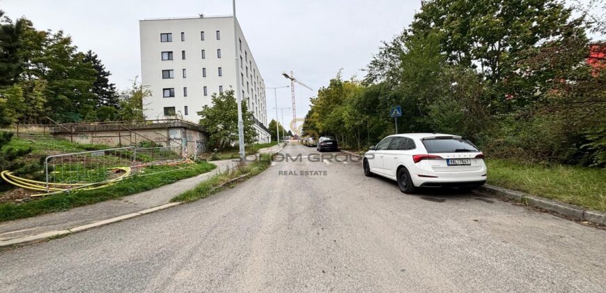 Prodej garáže o výměře 15 m² – Praha 4, Chodov, Klapálkova