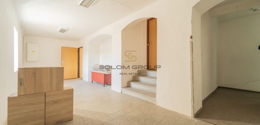 Pronájem komerčního prostoru, 130 m2, Libeň –  Dolní Břežany