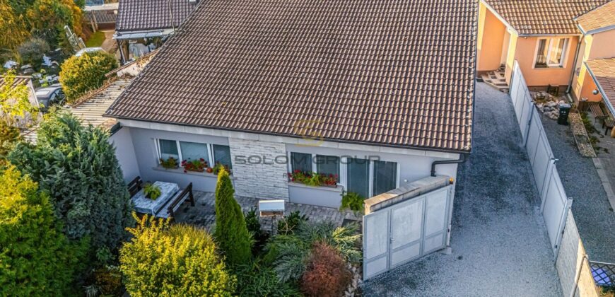 Prodej komplexu dvou rodinných domů, Rudná u Prahy