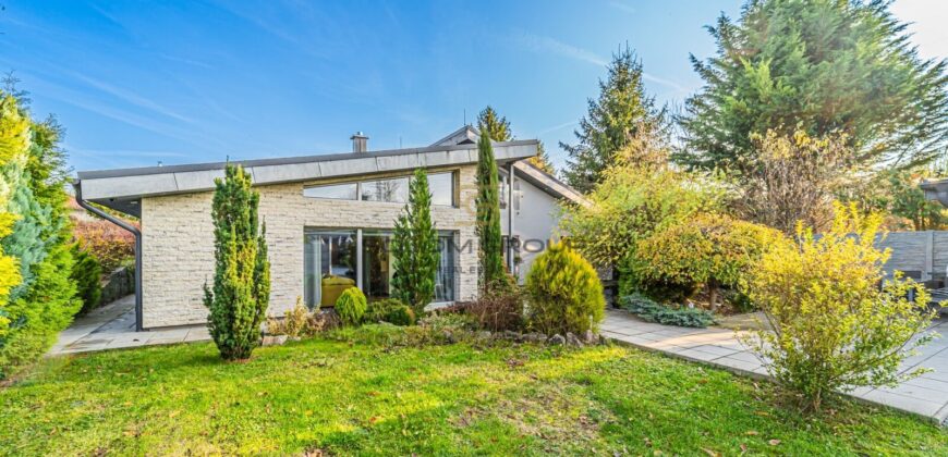 Prodej komplexu dvou rodinných domů, Rudná u Prahy