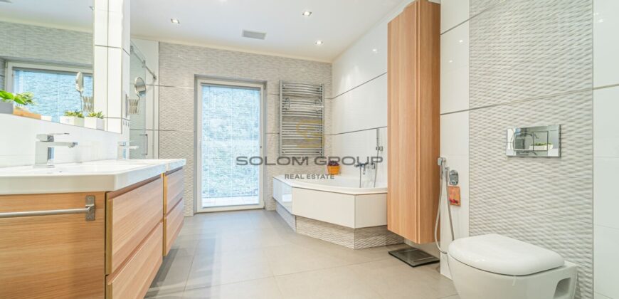 Prodej komplexu dvou rodinných domů, Rudná u Prahy