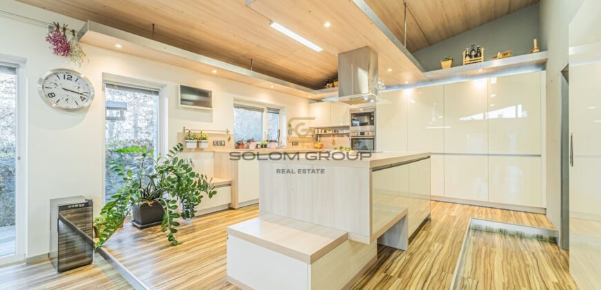 Prodej komplexu dvou rodinných domů, Rudná u Prahy