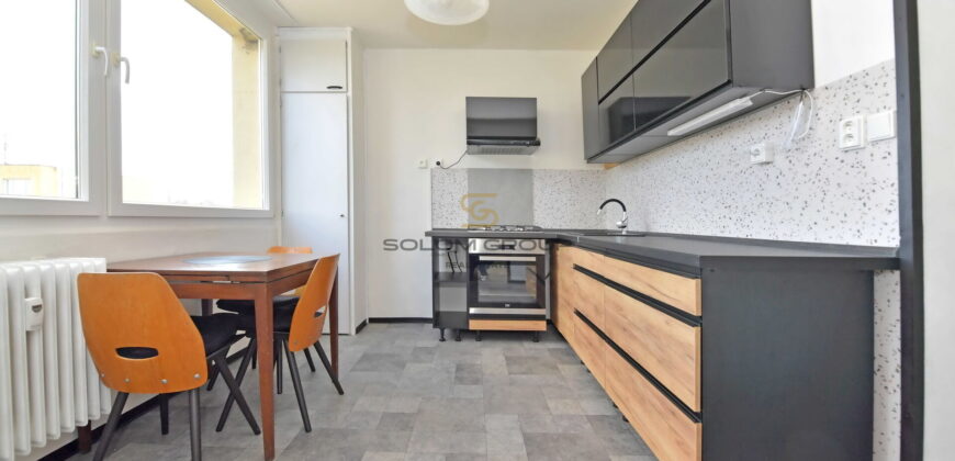 Pronájem bytu 3+1/Lodžie, 87 m² + sklep, po úpravách, Kosmonosy