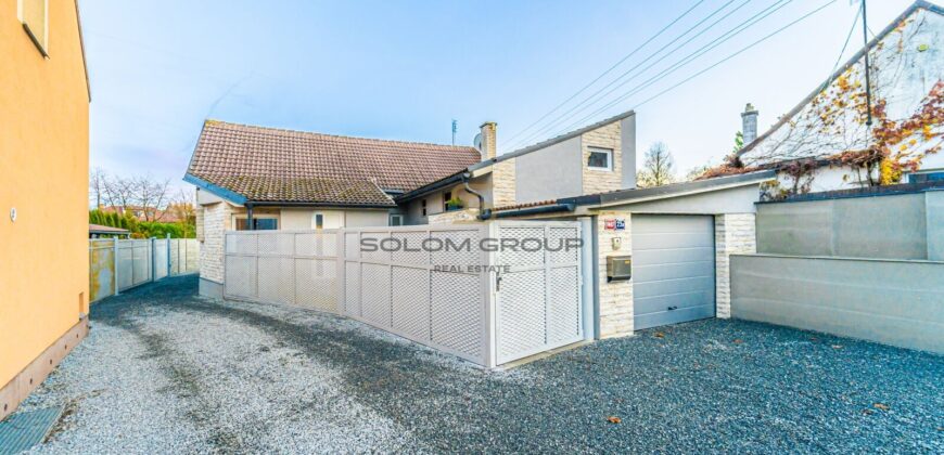 Prodej komplexu dvou rodinných domů, Rudná u Prahy