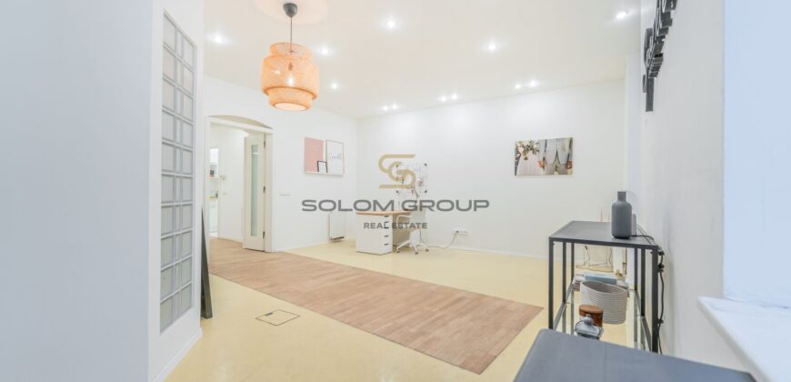 Prodej nebytového prostoru + předzahrádka, 125 m², Po úpravách, Bubeneč