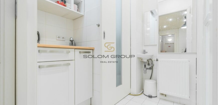 Prodej nebytového prostoru + předzahrádka, 125 m², Po úpravách, Bubeneč