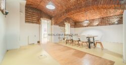 Prodej nebytového prostoru + předzahrádka, 125 m², Po úpravách, Bubeneč